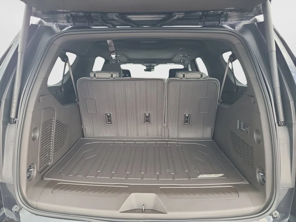 New 2026 Titanium Rush Metallic GMC Elevation image 9