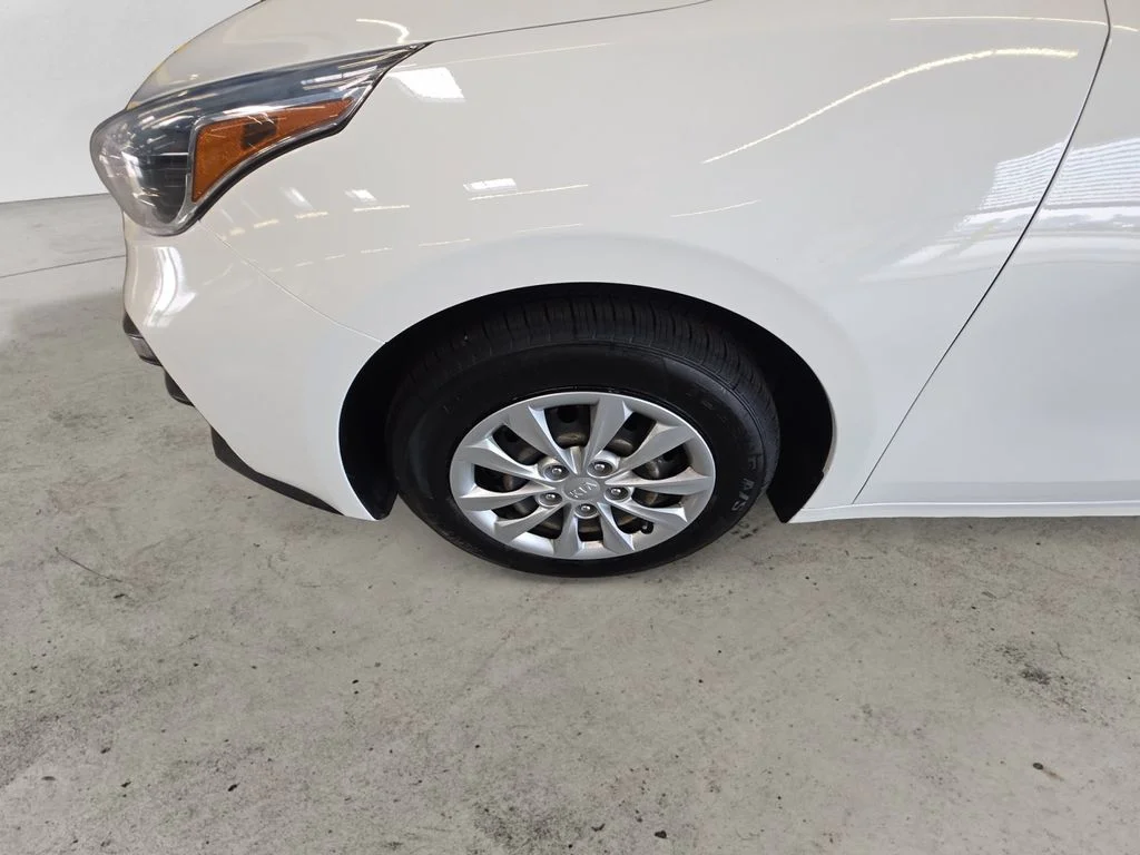 Used 2021 White Kia FE image 9