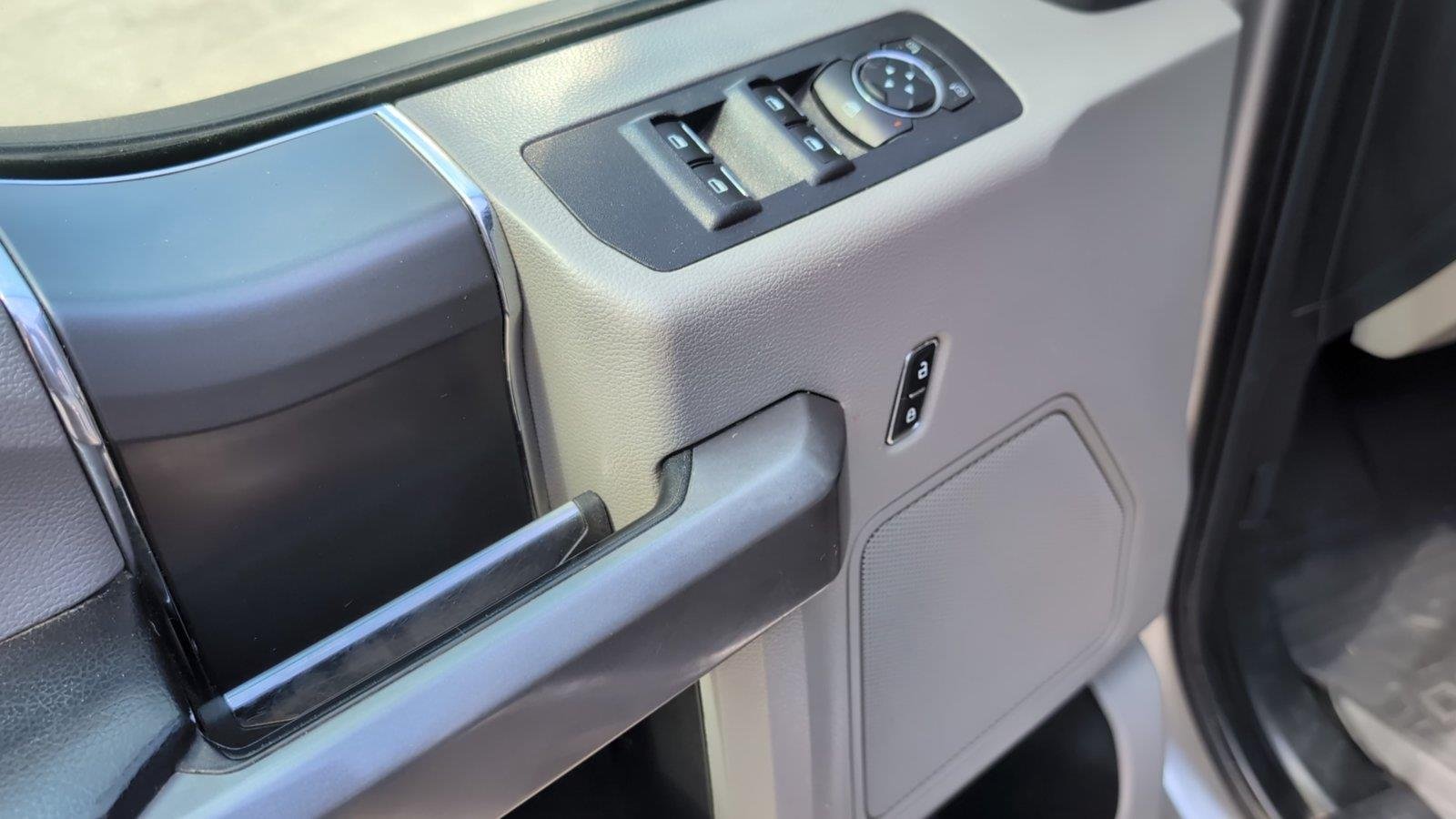 Used 2020 Iconic Silver Ford XLT image 12