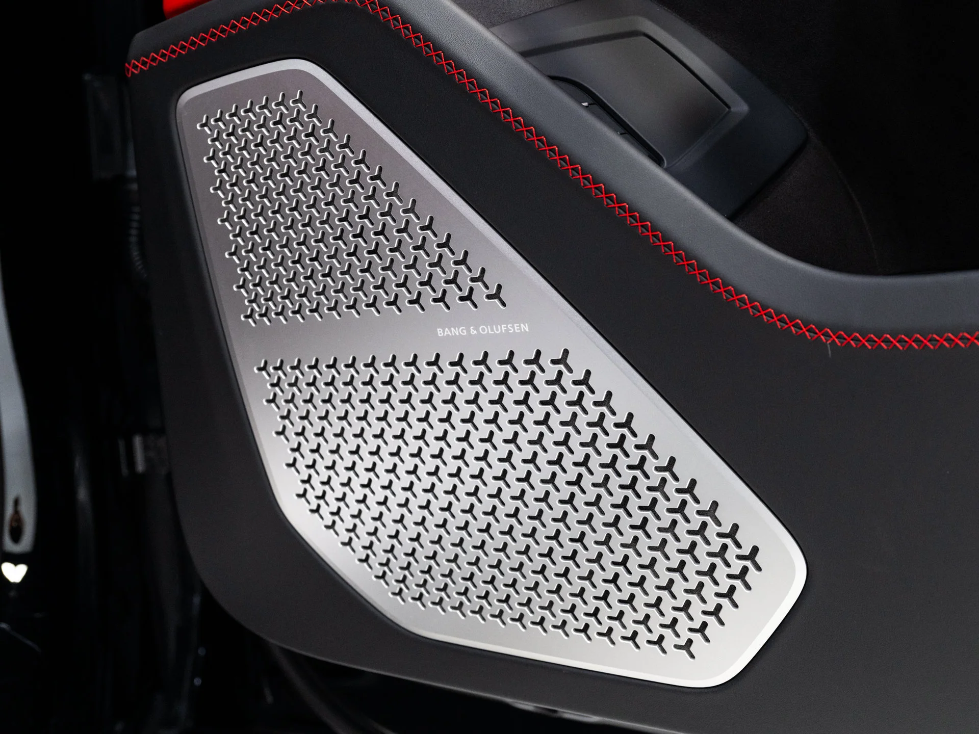 Used 2025 Nero Noctis Metallic Lamborghini SE image 65
