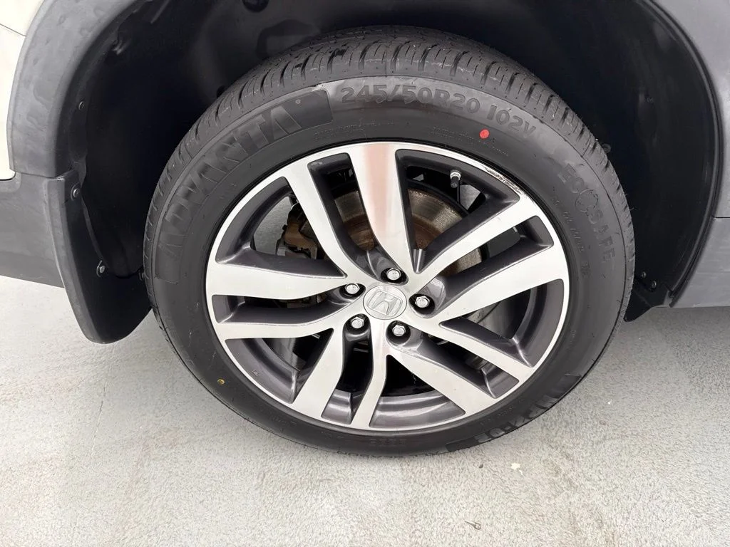 Used 2016 White Honda Touring image 13