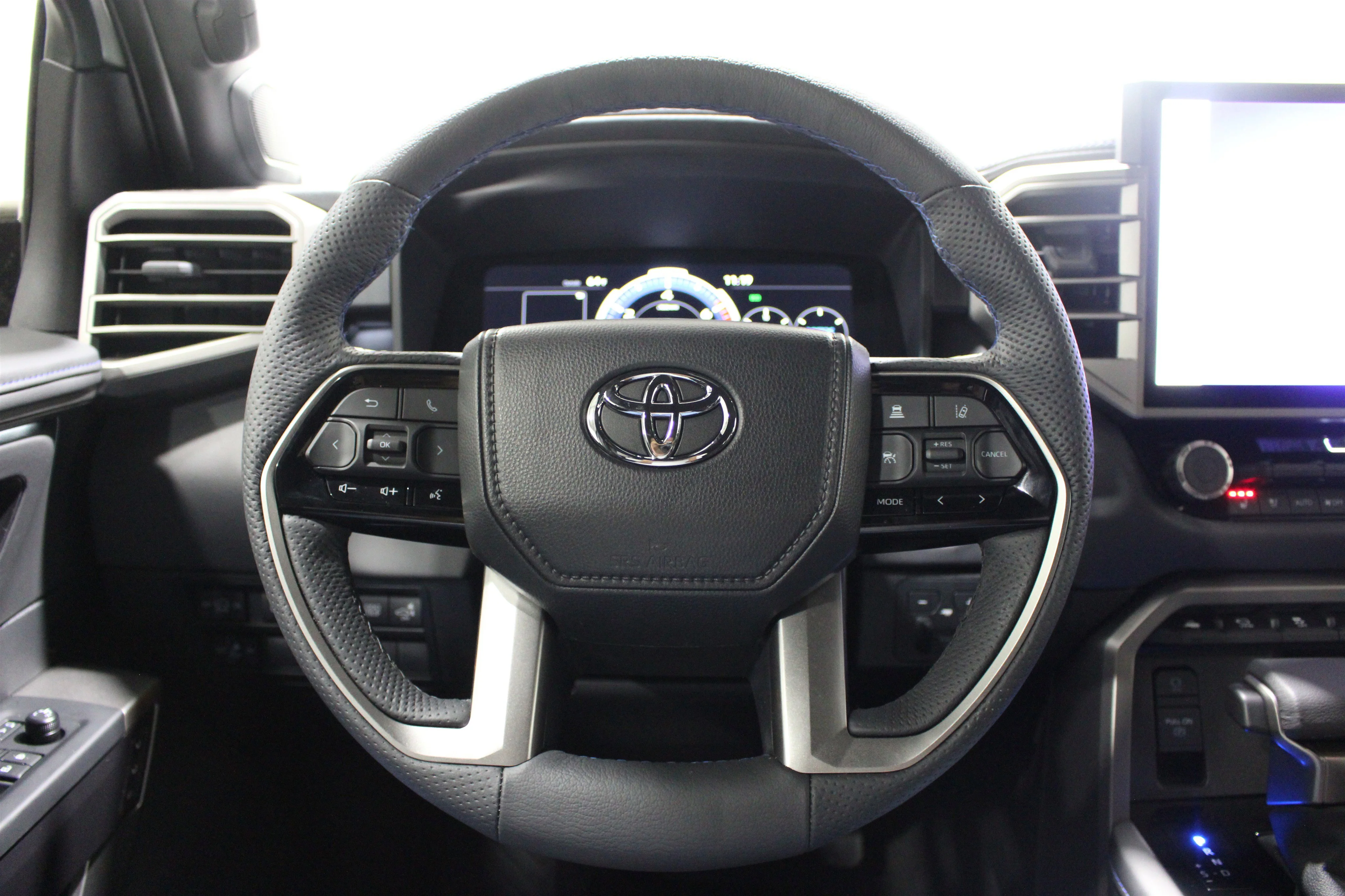 2026 Toyota Sequoia Platinum - Photo 10