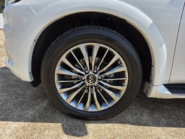 Used 2021 Moonstone White INFINITI Sensory image 28