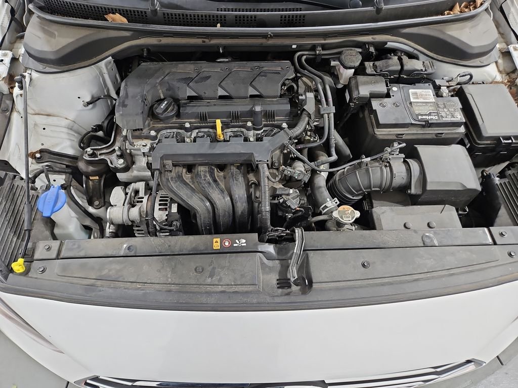 Used 2021 White Hyundai SEL image 21
