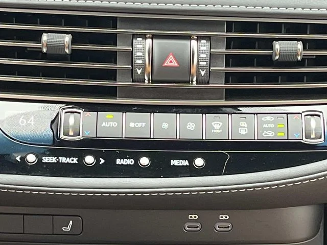 2023 Lexus LS Base - Photo 16