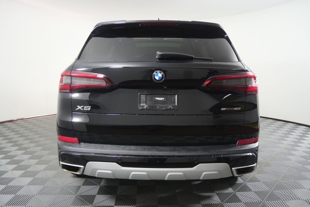 Used 2023 Jet Black BMW sDrive40i image 4