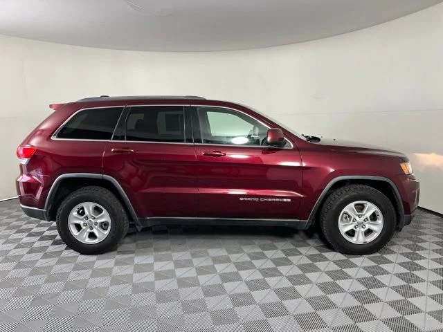 Used 2016 Red Jeep Laredo image 8