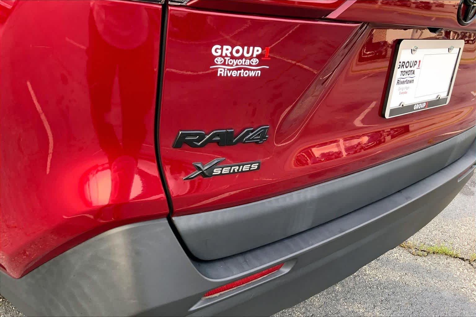 Used 2024 Ruby Flare Pearl Toyota XLE image 30