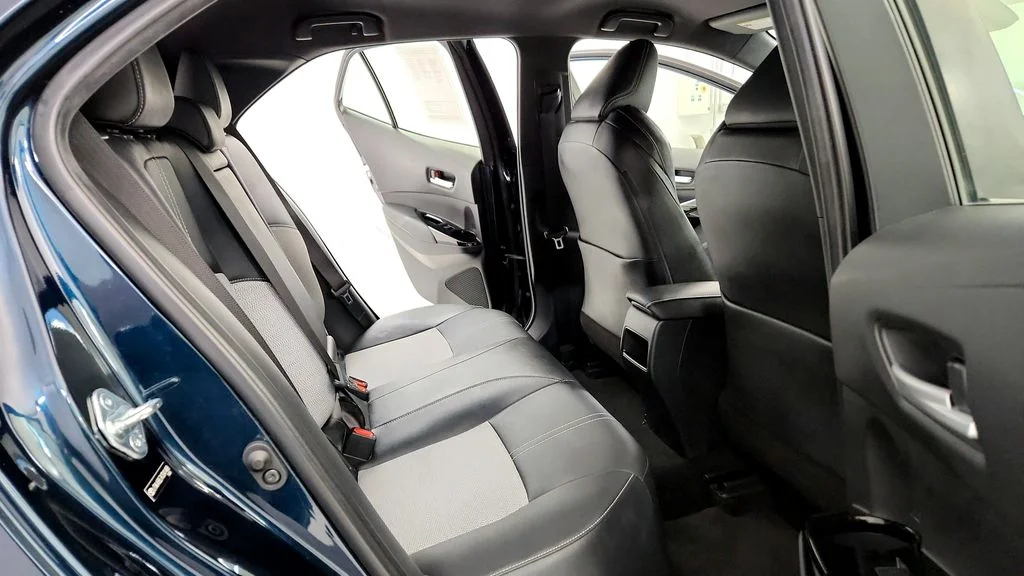 Used 2019 Blue Toyota SE image 18
