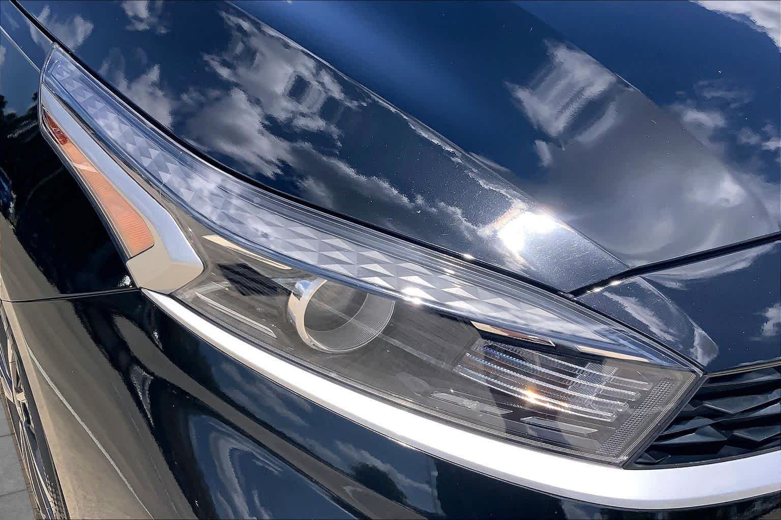 Used 2024 Aurora Black Kia LXS image 27