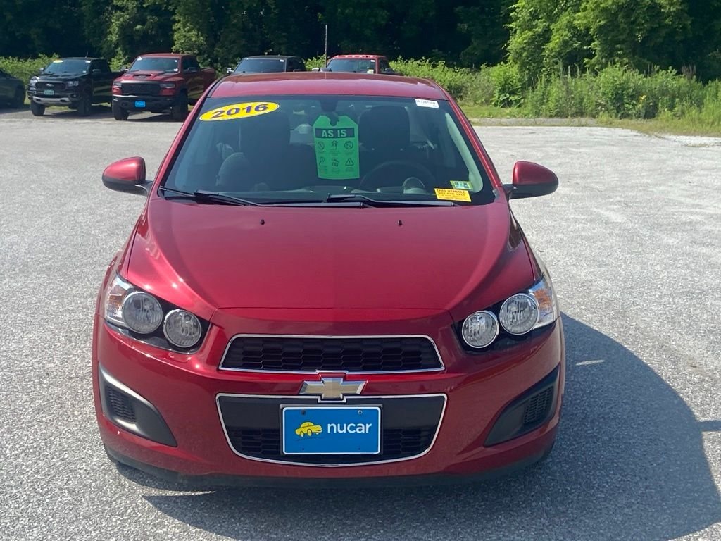 Used 2016 Crystal Red Tintcoat Chevrolet LT image 5