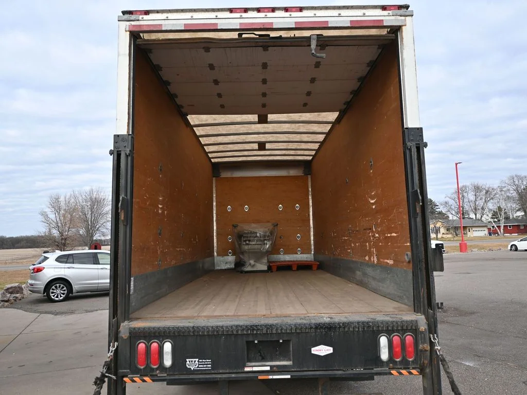 Used 2013 Blue International Series 4400 image 19