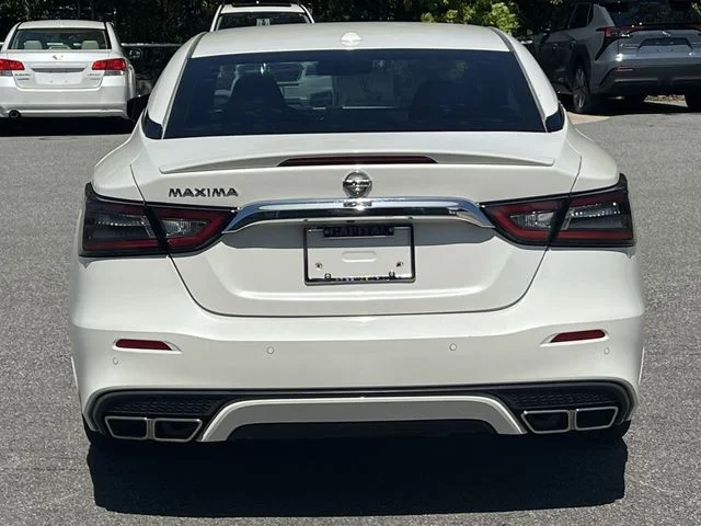 Used 2020 White Nissan 3.5 S image 12