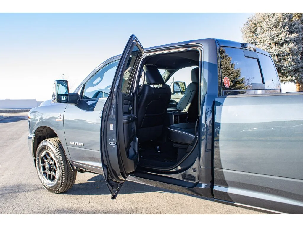 2026 RAM 3500 Laramie - Photo 35