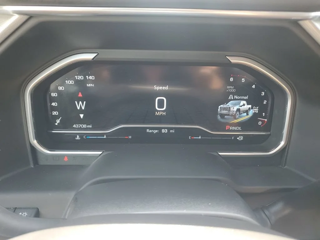 Used 2024 White Frost Tricoat GMC Denali image 23