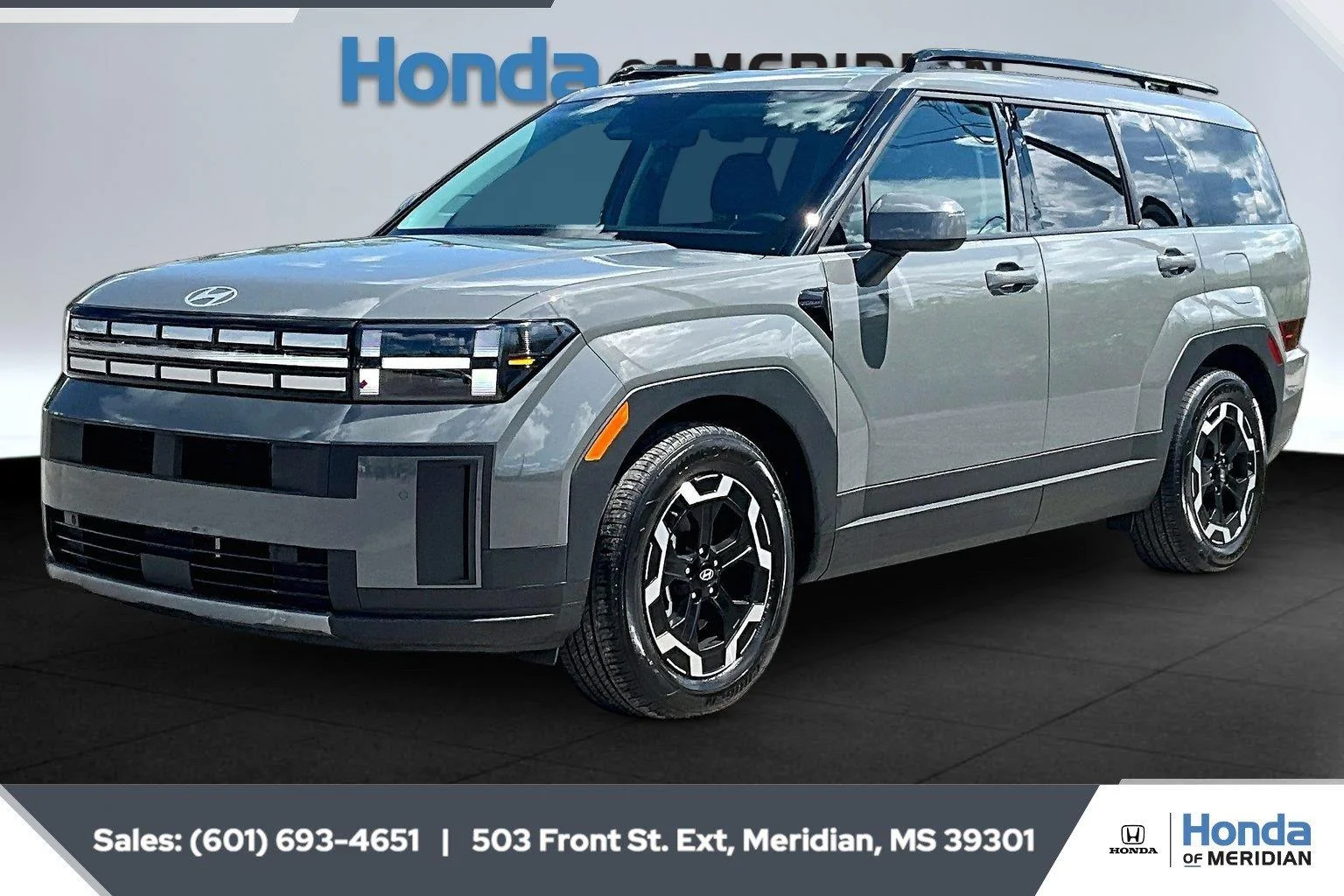 Used 2025 Hampton Gray Hyundai SEL image 10