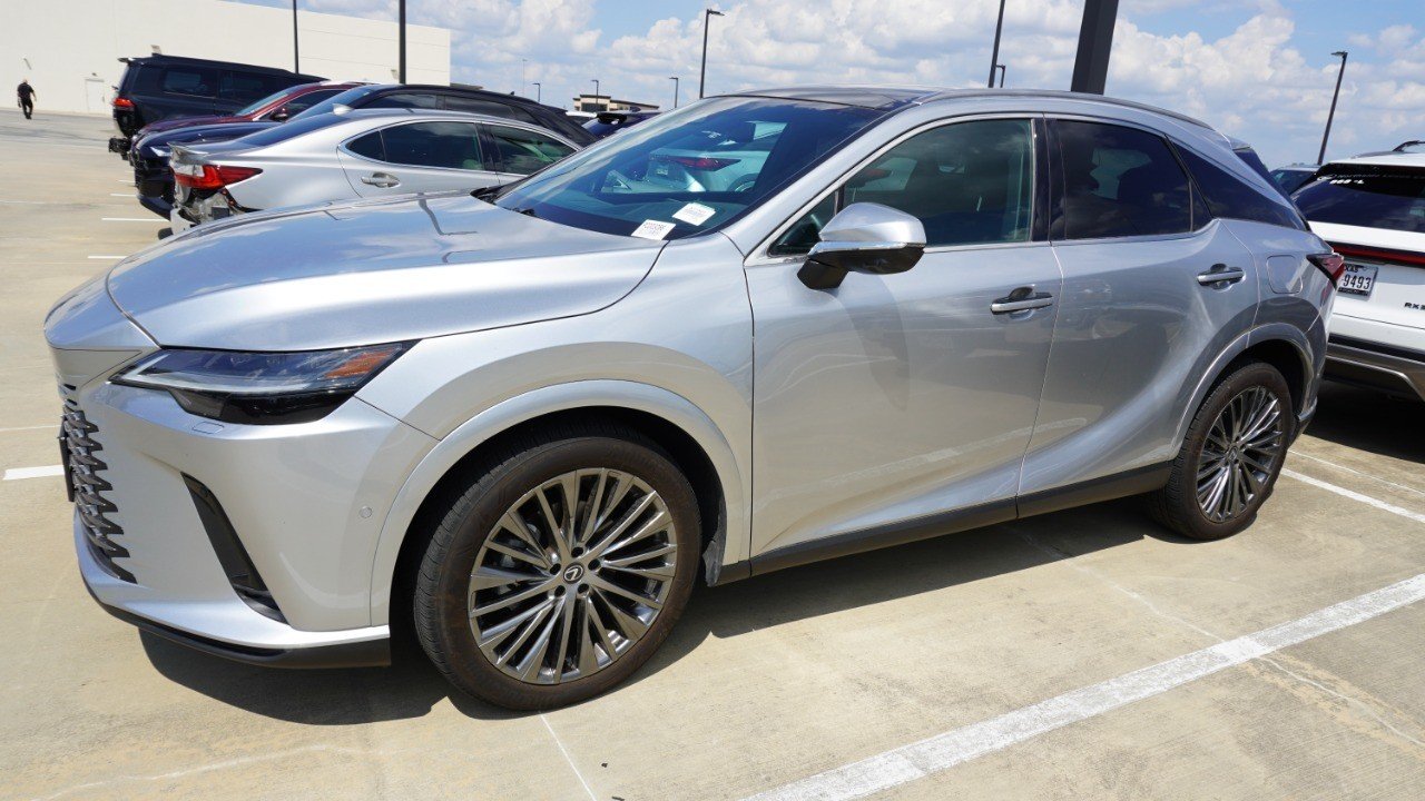 Used 2023 Silver Lexus RX 350 Luxury image 4