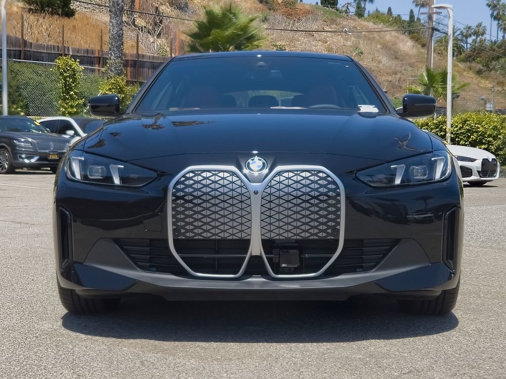 New 2026 Black Sapphire Metallic BMW eDrive40 image 3