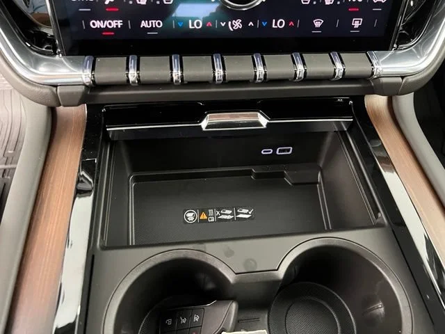 2026 GMC Yukon XL Denali - Photo 26