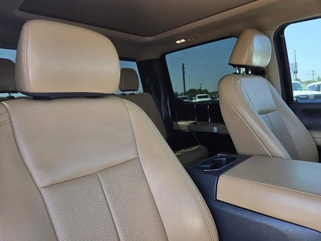 Used 2022  Ford Lariat image 34
