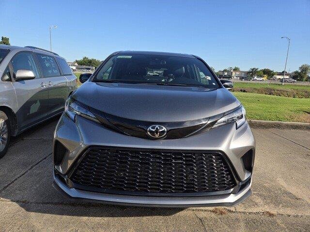 Used 2026 Heavy Metal Toyota XSE 7-Passenger image 2