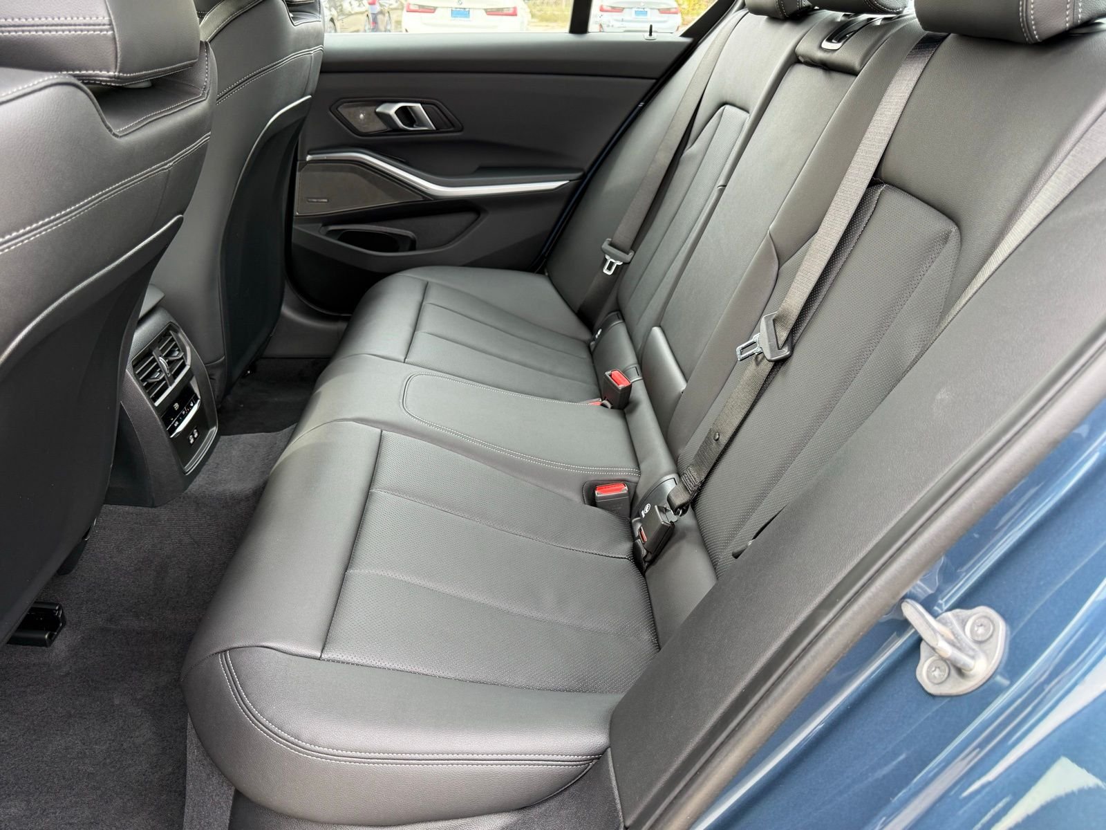 2026 BMW 3 Series 330i - Photo 27