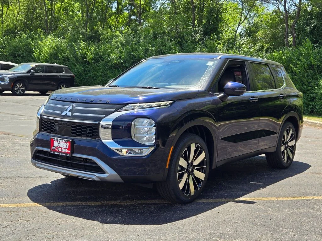 New 2026 Blue Mitsubishi SE image 3