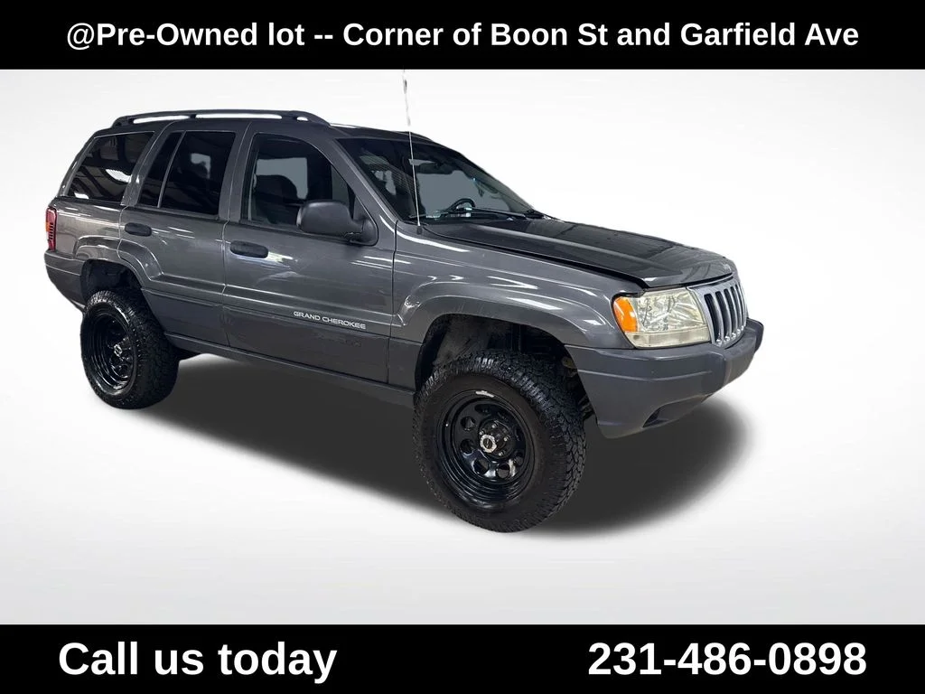 Used 2003  Jeep Laredo image 7