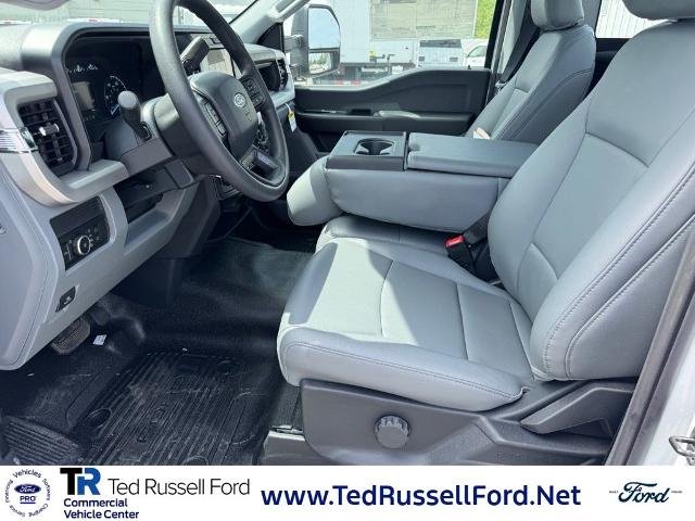 2025 Ford F-550 Super Duty Chassis Cab XL - Photo 26