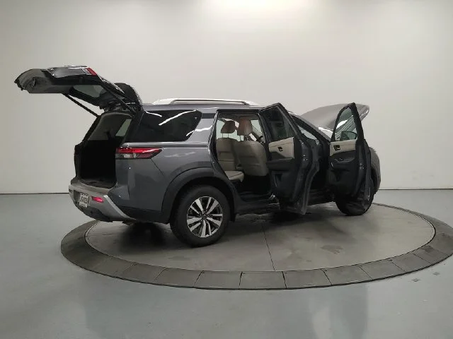 Used 2025 Gray Nissan SL image 13