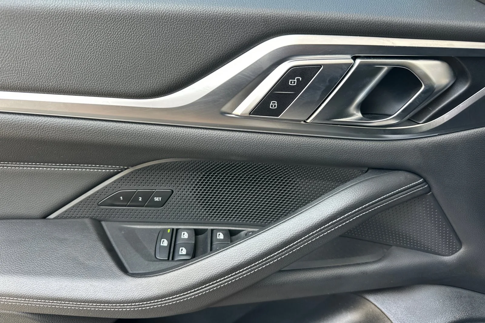 Used 2022 Alpine White BMW M50 image 10