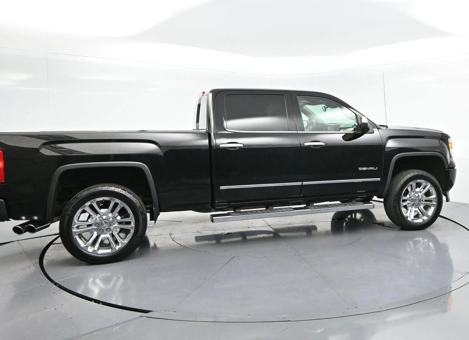 Used 2015 Onyx Black GMC Denali image 8