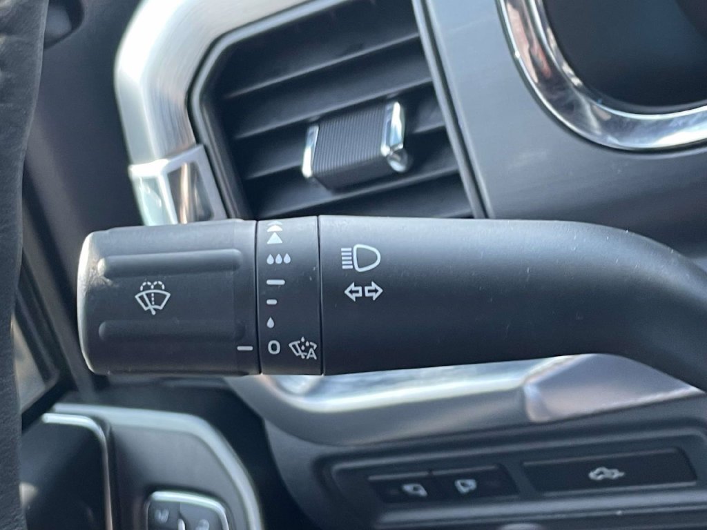 Used 2022 Gray Ford Lariat image 23