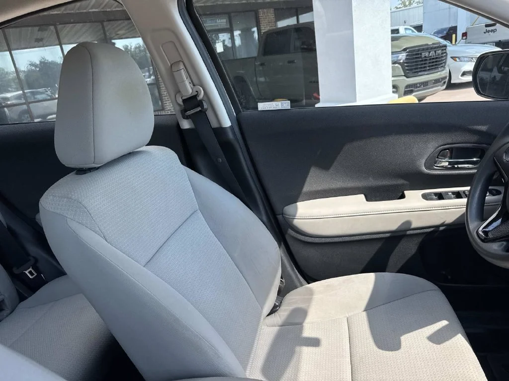 Used 2021 White Honda LX image 19