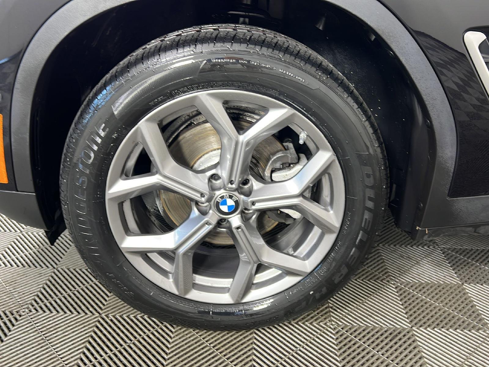 Used 2024 Black Sapphire Metallic BMW xDrive30i image 14