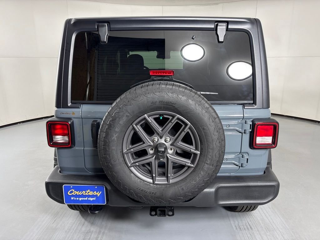 Used 2025 Gray Jeep Sport S image 7