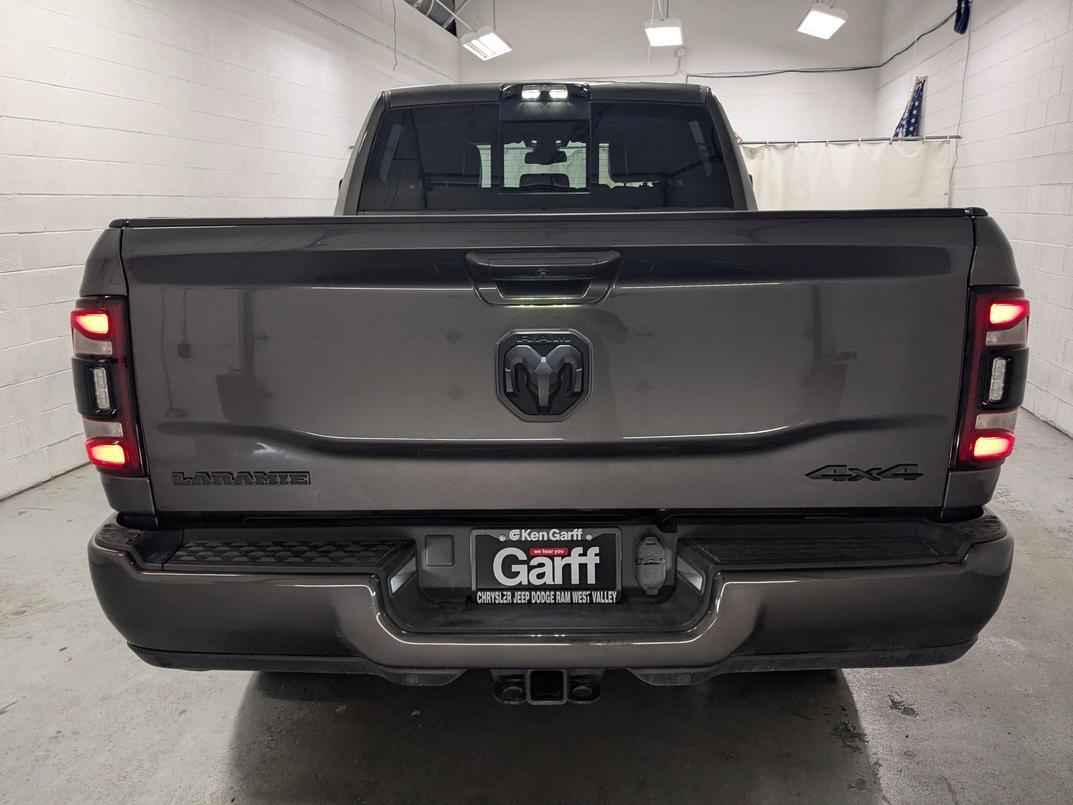 Certified Used 2024 Granite Crystal Metallic Clearcoat Ram Laramie image 5