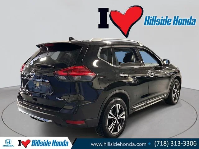Used 2017 Magnetic Black Nissan SL image 5