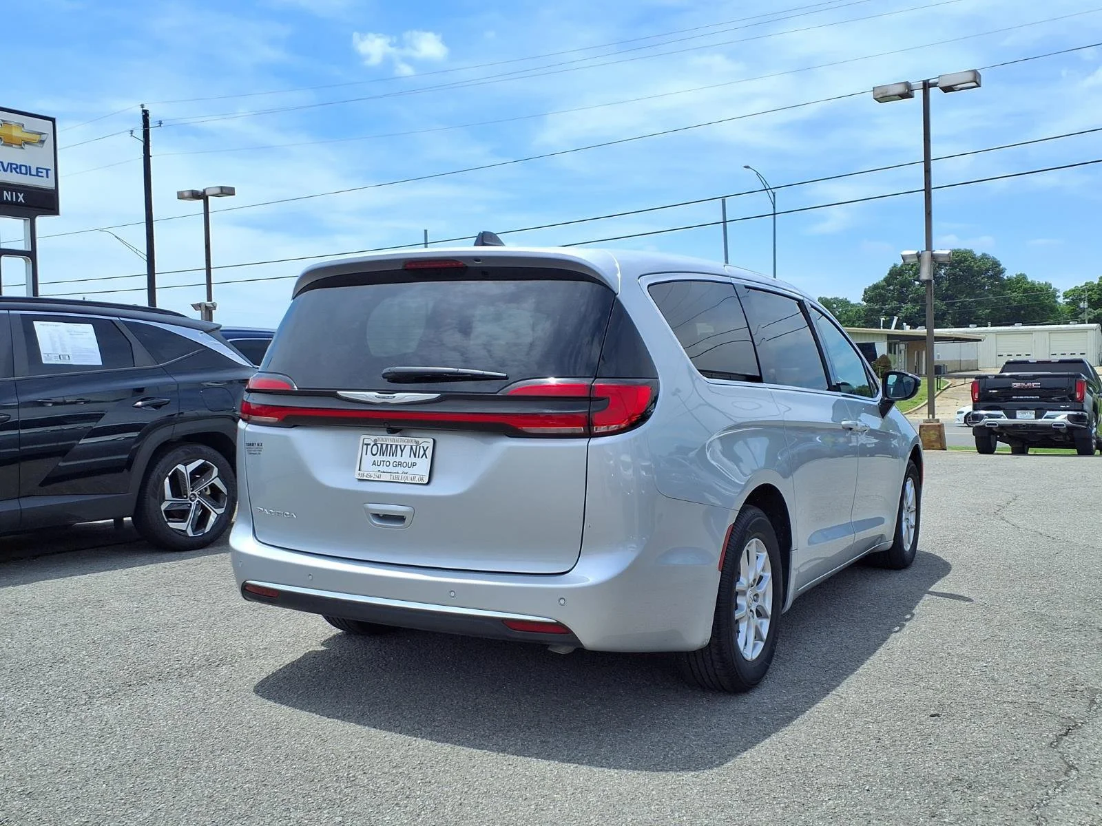 Used 2026 Silver Mist Clearcoat Chrysler Select image 20
