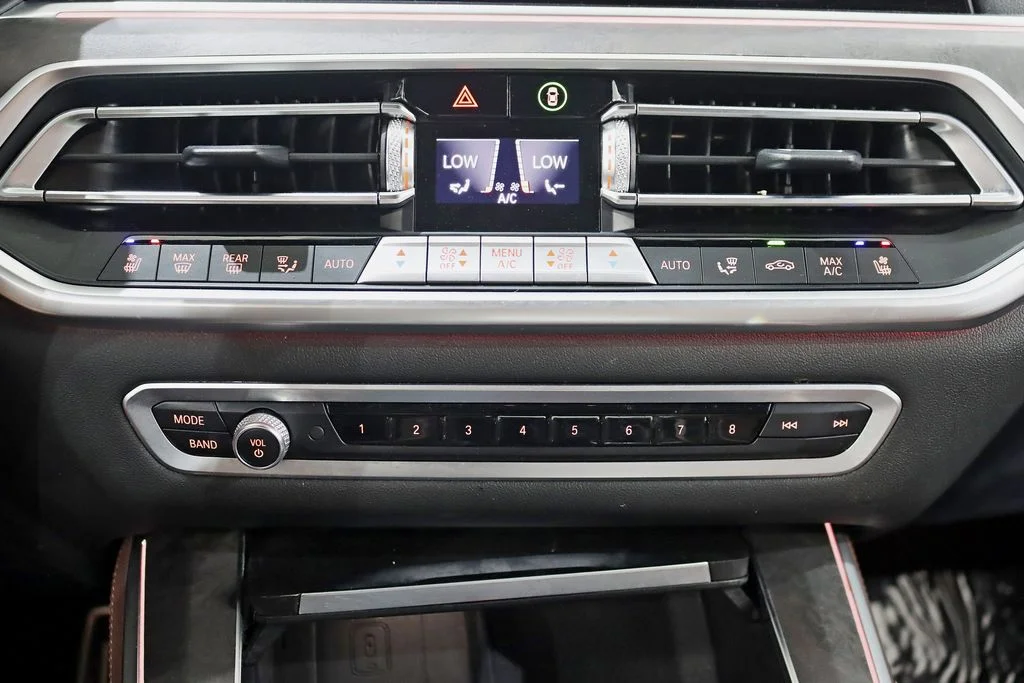 Used 2021 Black BMW M50i image 26