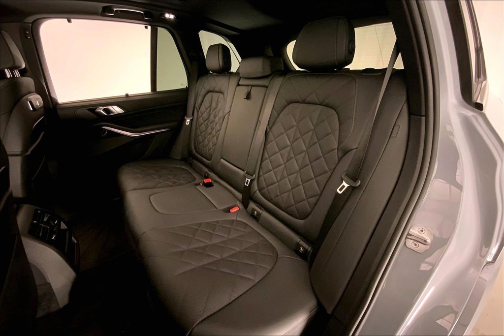 Used 2024 Gray Metallic BMW xDrive40i image 14