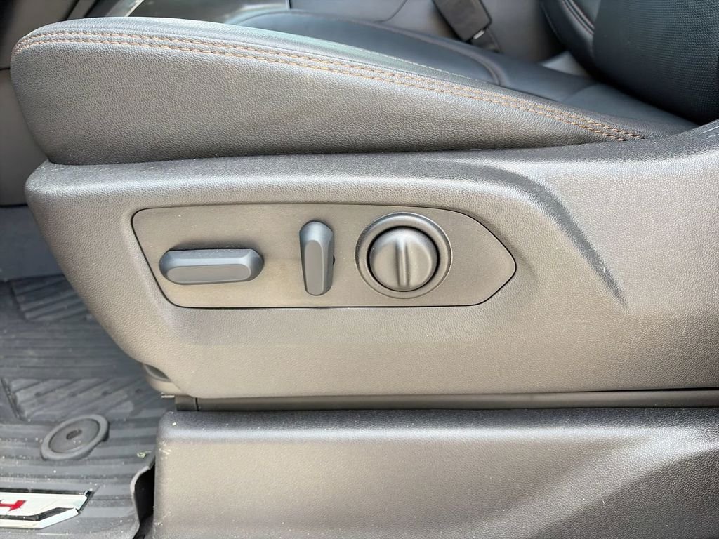 Used 2023 Blue GMC AT4 image 15