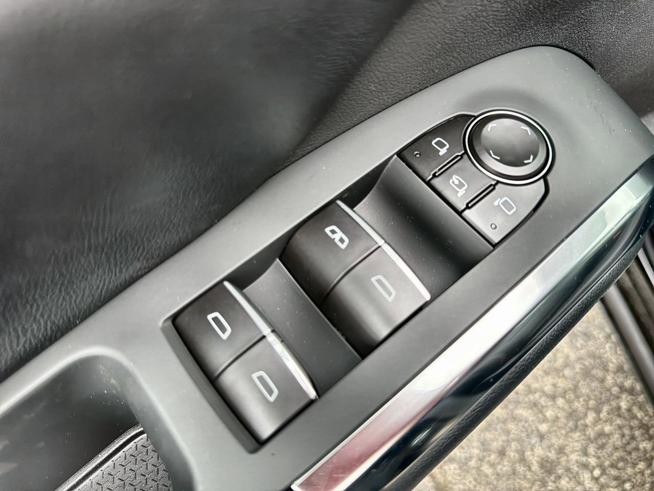 New 2026 Mosaic Black Metallic Chevrolet High Country image 19