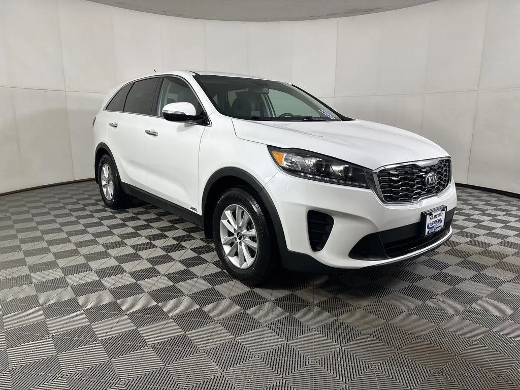 Used 2020 Snow White Pearl Kia LX image 20