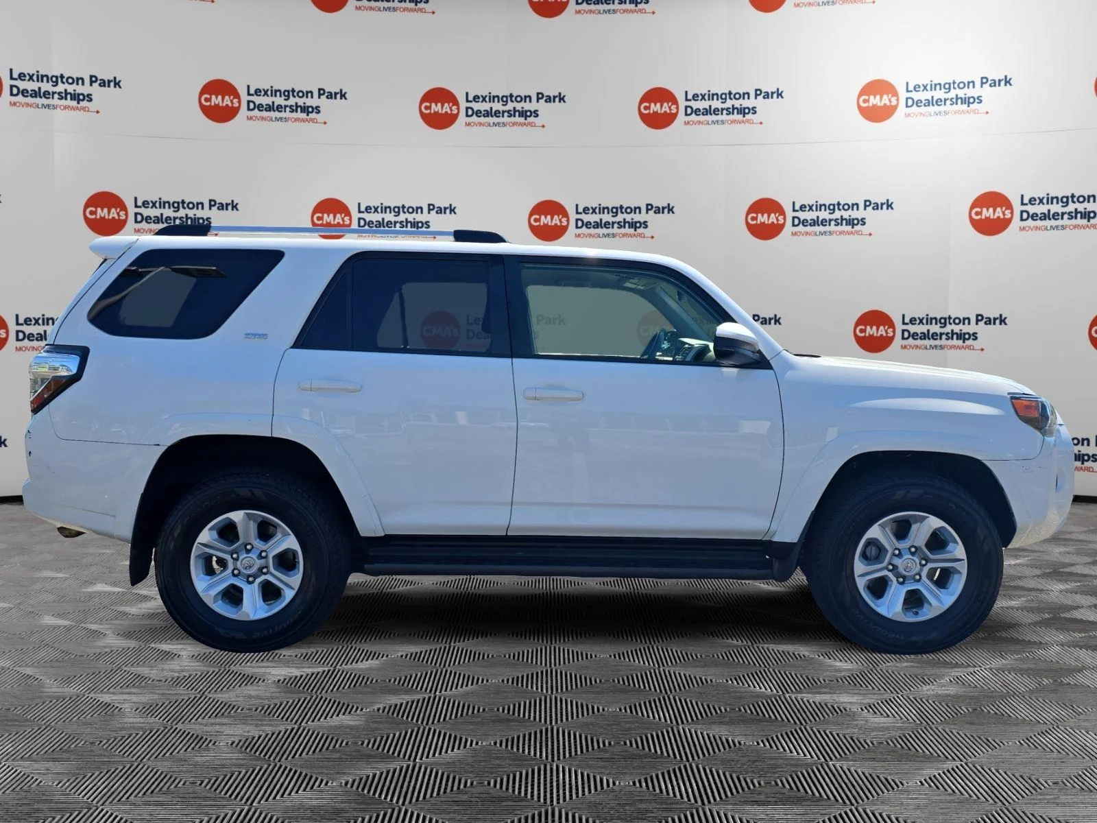 Used 2020 Super White Toyota SR5 image 8