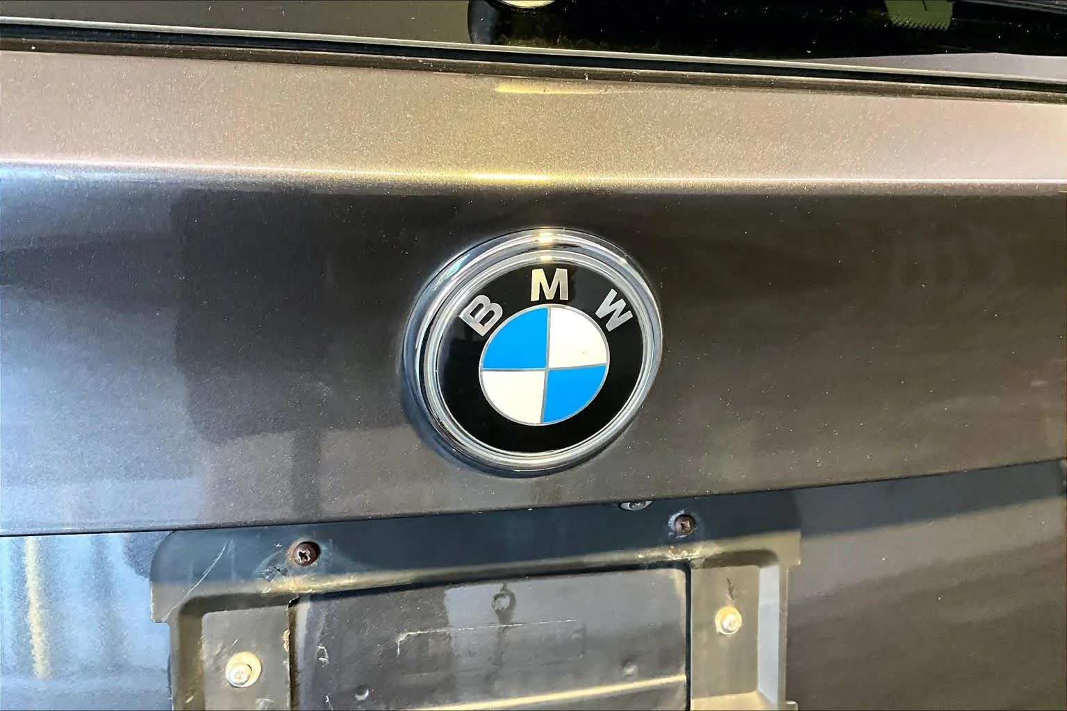 Used 2017 Dark Graphite Metallic BMW xDrive40e iPerformance image 33