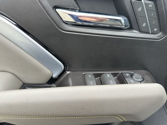 Used 2025 Blue Chevrolet ZR2 image 15