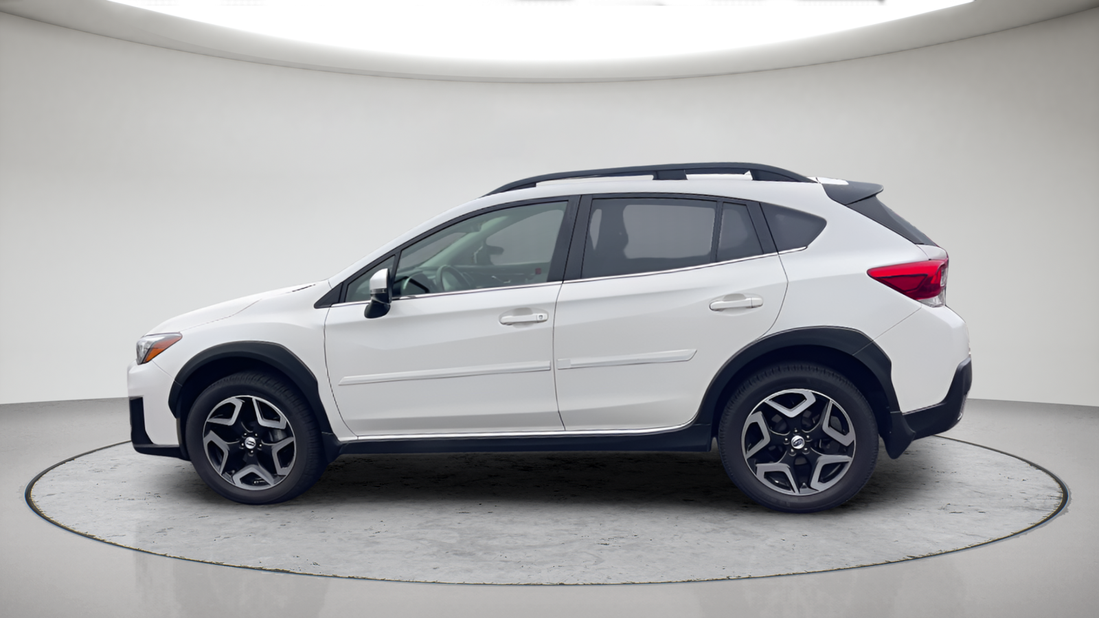 Used 2018 Crystal White Pearl Subaru 2.0i Limited image 11