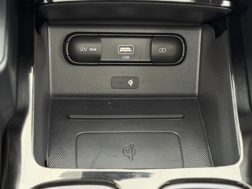 Used 2022 White Kia SX image 16