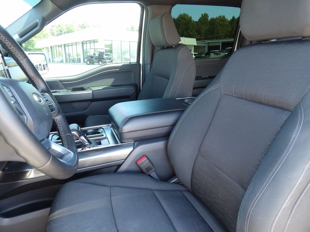 Used 2023 Oxford White Ford XLT image 18